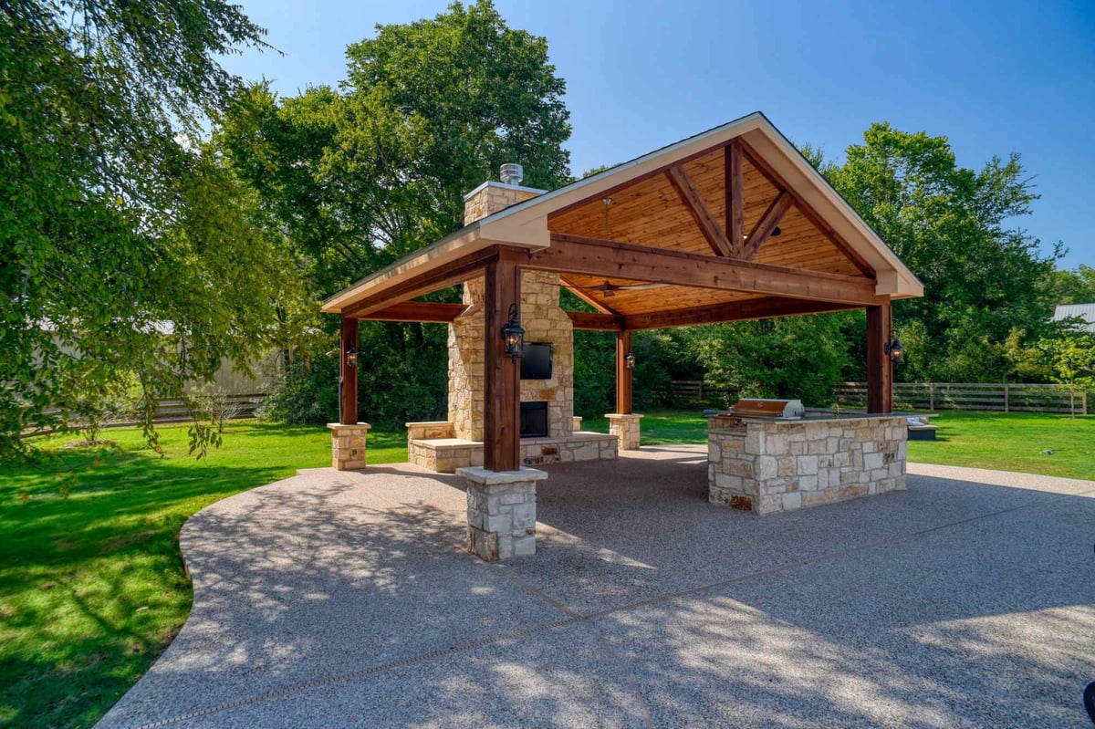 Luxury outdoor entertainment pavilion built by Wonderview Home Services in Montgomery, TX.-optimized